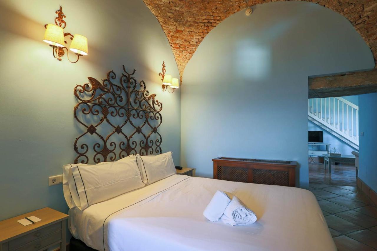 Tugasa Castillo De Castellar 3*