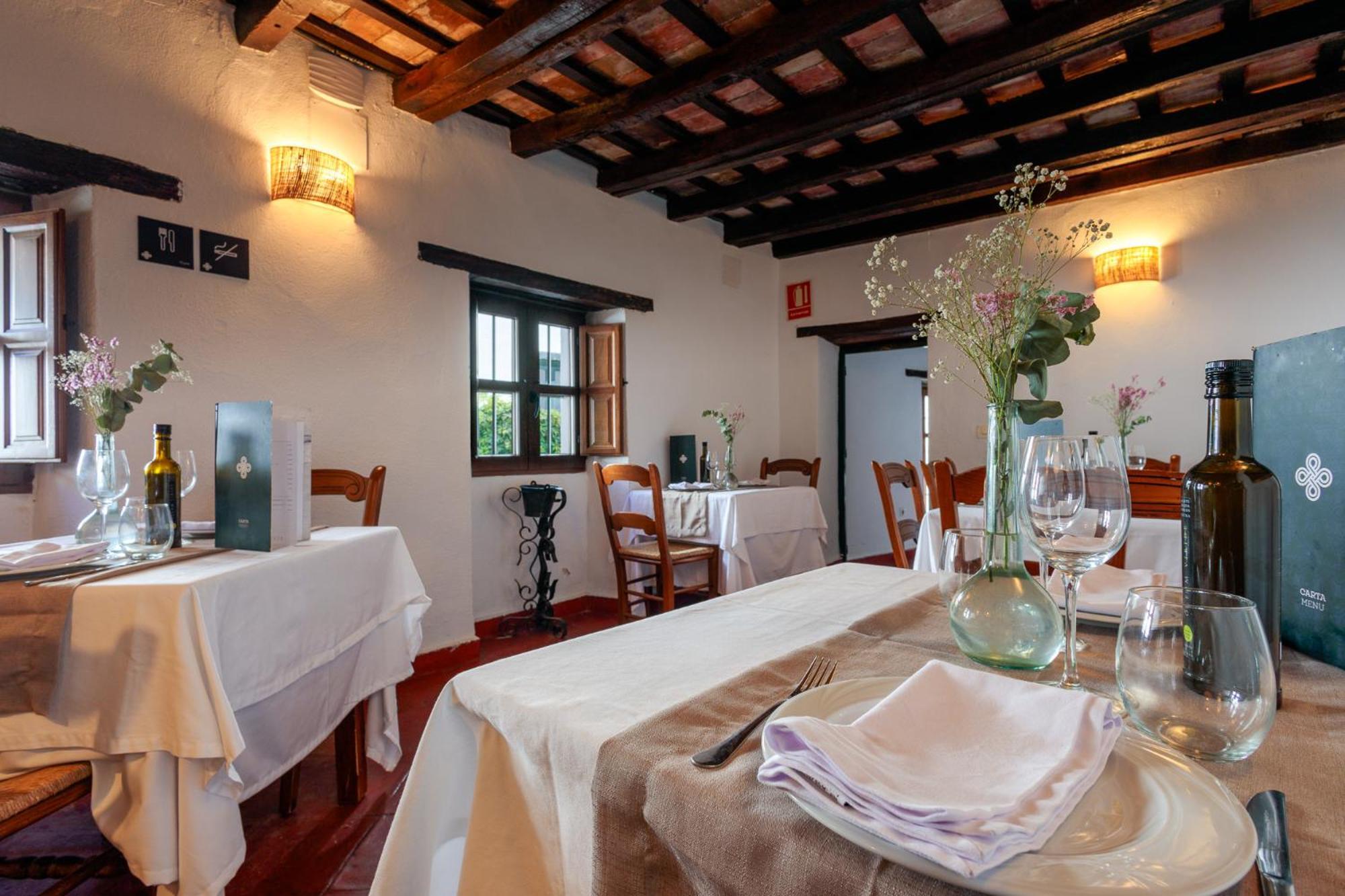 Hotel Tugasa Castillo De Castellar